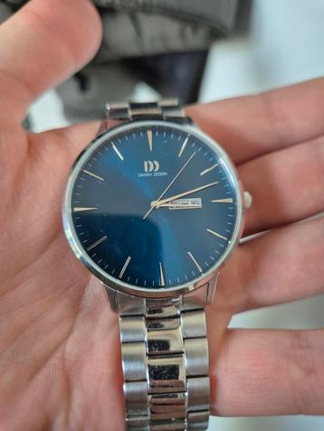 Akilia Day/Date Royal Blue Link Horloge beschikbaar voor biedingen