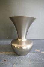 Vintage vaas metaal, made in Holland. Hoogte 14 cm, Verzenden