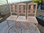 3 oude stoelen, Ophalen