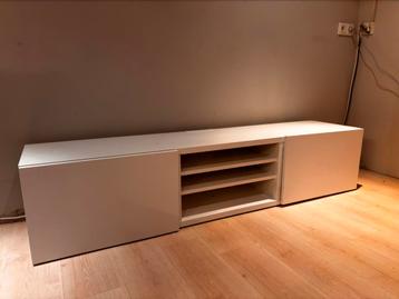 Bestå tv meubel Ikea beschikbaar voor biedingen
