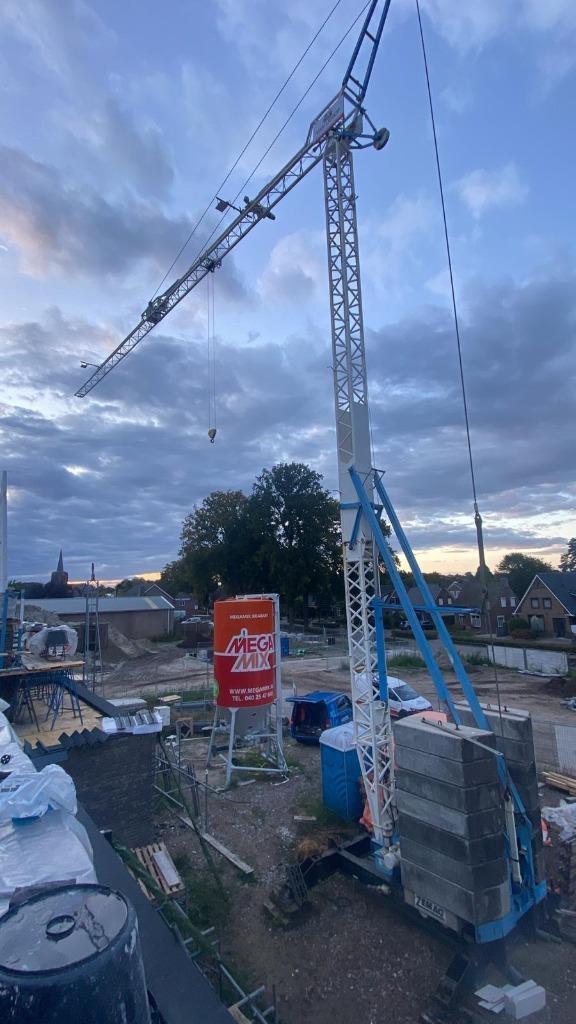 Zemag 250 bouwkraan 26 meter 1 ton op de punt, Zakelijke goederen, Machines en Bouw | Kranen en Graafmachines, Hijswerktuig, Ophalen