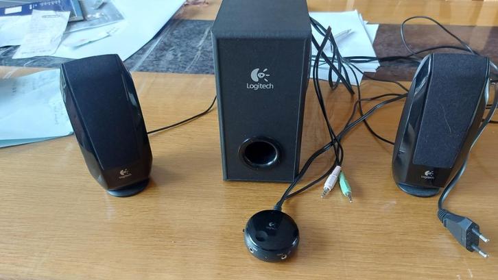 Logitech PC Speakers, Computers en Software, Pc speakers, Zo goed als nieuw, Audiokanaal 2.1, Ophalen of Verzenden