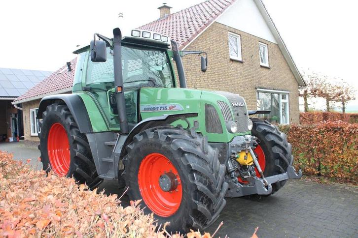 Fendt FAVORIT 716 VARIO Favorit 716 vario (bj 2002), Zakelijke goederen, Agrarisch | Tractoren, meer dan 10000, Fendt, meer dan 160 Pk