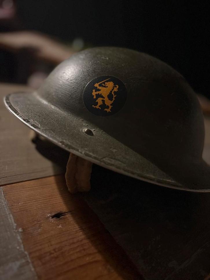 Wo2, ww2, Prinses Irene Brigade, helm decal, decals, Verzamelen, Militaria | Tweede Wereldoorlog, Landmacht, Helm of Baret, Nederland
