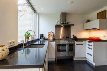 Zeer nette keuken beschikbaar voor biedingen