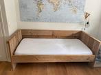 Leuk bed van stijger hout van Saartje Prum, Ophalen, 85 tot 100 cm, Zo goed als nieuw, Lattenbodem