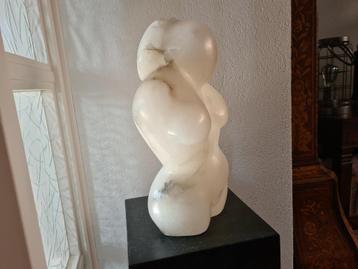 Marmeren Torso van een Vrouw Gesigneerd MT02  beschikbaar voor biedingen