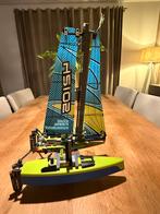 Lego Technic 42105 Catamaran - Compleet!, Kinderen en Baby's, Speelgoed | Duplo en Lego, Ophalen of Verzenden, Zo goed als nieuw
