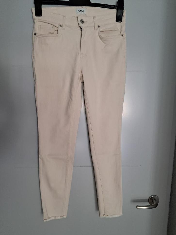 Beige spijkerbroek maat M lengte maat 30 van Only (zgan), Kleding | Dames, Broeken en Pantalons, Zo goed als nieuw, Maat 38/40 (M)
