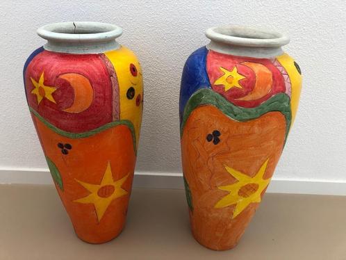 2x kleurrijke aardewerken vazen (gesigneerd), Antiek en Kunst, Antiek | Keramiek en Aardewerk, Ophalen
