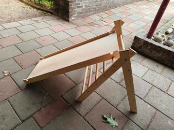 Houten klimrek + loopplank/glijbaan beschikbaar voor biedingen