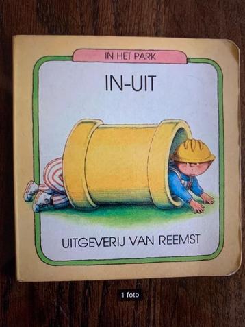 Kinderboek in-uit in het park; peuterboek beschikbaar voor biedingen