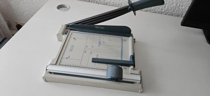 Snijapparaat / Papiersnijder, Hobby en Vrije tijd, Kaarten | Zelf maken, Zo goed als nieuw, Ophalen of Verzenden