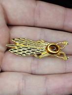 zeer mooie gemerkte broche bij Vintage, Ophalen of Verzenden, Zo goed als nieuw, Goud, Overige materialen