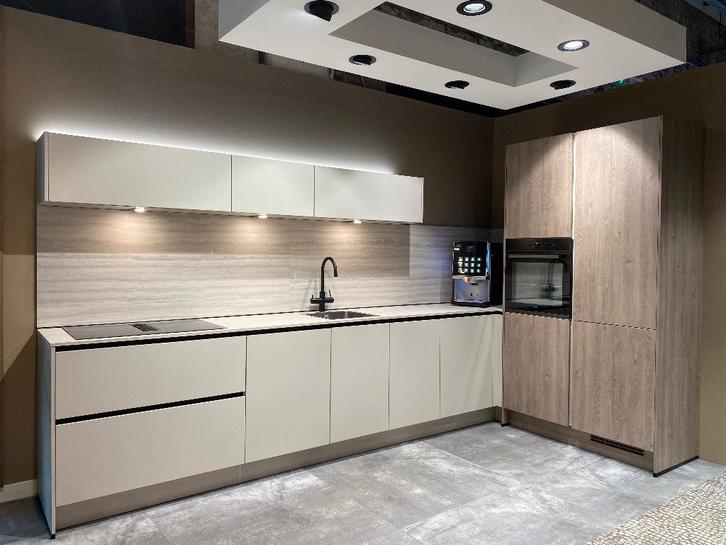 BLACK FRIDAY! Greeploze design keuken in zand en houtlook, Huis en Inrichting, Keuken | Complete keukens, Zo goed als nieuw, Hoekkeuken