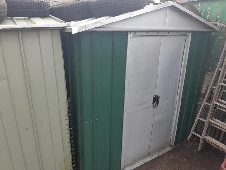 LEUK STAAL TUINHUIS MET SLOT EN SLEUTEL 224..95 EURO, Tuin en Terras, Bergingen en Tuinkasten, Zo goed als nieuw, Overige typen