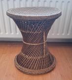 Rotan bijzettafel / krukje, Huis en Inrichting, Tafels | Bijzettafels, Ophalen, Minder dan 45 cm, Minder dan 55 cm, Gebruikt