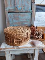 Half rond rieten koffertje, Ophalen of Verzenden