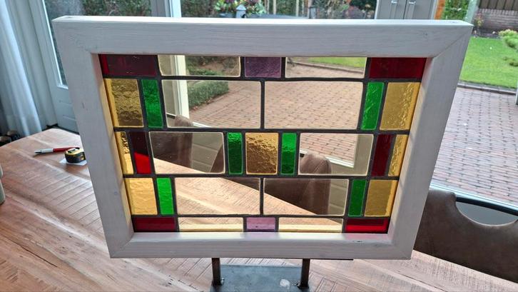 Glas in lood raam op standaard., Antiek en Kunst, Curiosa en Brocante, Ophalen