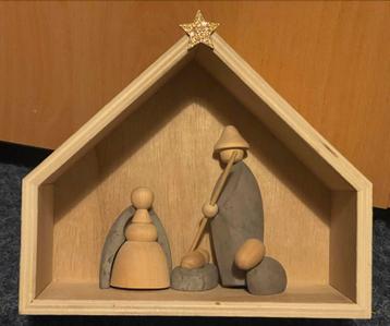 Houten Kerststal met Hout & Cement Figuren beschikbaar voor biedingen