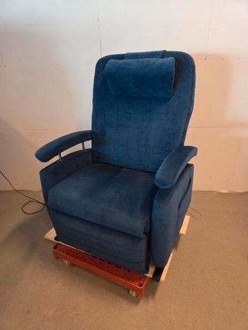 XXL sta op stoel / opsta stoel zitbreedte 69 cm. beschikbaar voor biedingen