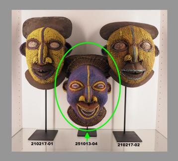 Div Afr. kunst Bamoun kralenmasker Bamun Nr.3 (251013-04)  beschikbaar voor biedingen