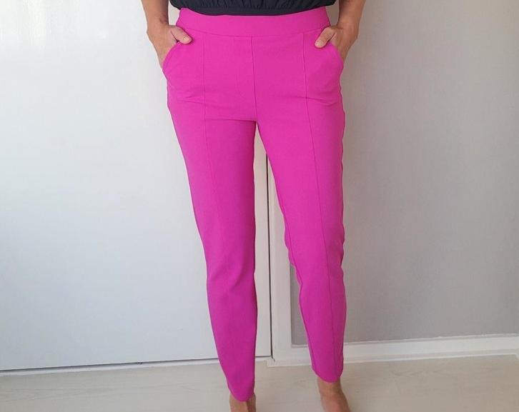 Studio Anneloes broek M
Dikke travelstof
Fuchsia roze, Kleding | Dames, Broeken en Pantalons, Zo goed als nieuw, Maat 38/40 (M)