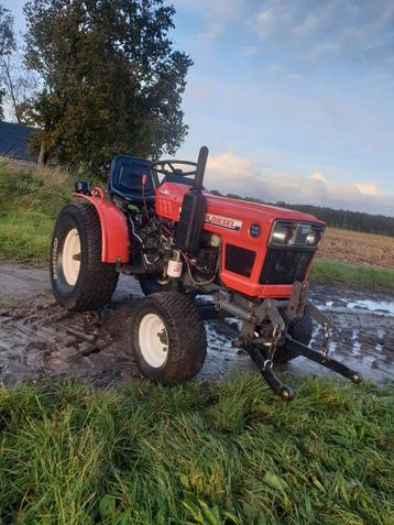Yanmar 186 Compact Tractor met fronthef beschikbaar voor biedingen