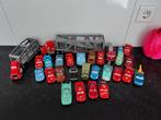 Verzameling Cars 24 Auto's 2 vrachtwagens, Kinderen en Baby's, Speelgoed | Speelgoedvoertuigen, Ophalen of Verzenden, Gebruikt