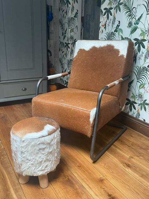 Te koop koe stoel  met poef, Huis en Inrichting, Banken | Voetenbanken en Poefen, Rond, Leer, Ophalen