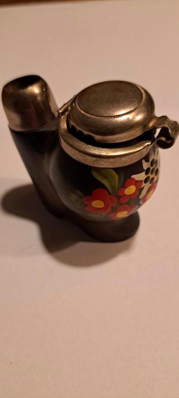 vintage handgemaakt Briar pijp met metalen deksel beschikbaar voor biedingen