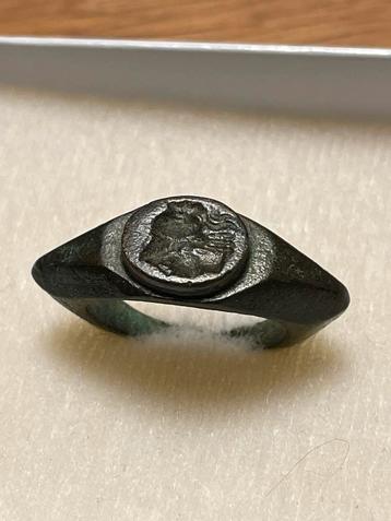 Oud-Romeinse ring | Alexander III de Grote | 100-300 n. Chr. beschikbaar voor biedingen