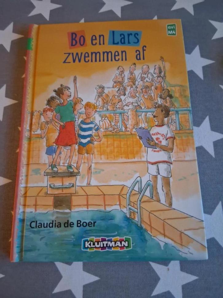 boek claudia de boer - bo en lars zwemmen af - avi M4, Boeken, Kinderboeken | Jeugd | onder 10 jaar, Gelezen, Ophalen of Verzenden