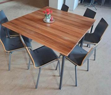 Kantinetafel eettafel bureau stapelbare tafels stoelen beschikbaar voor biedingen