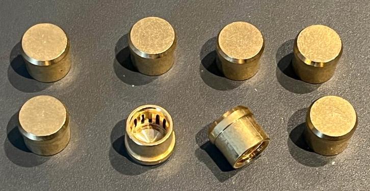 RCA NOISE / DUST CAPS (setje van 8 stuks) occassion, Audio, Tv en Foto, Audiokabels en Televisiekabels, Zo goed als nieuw, Overige kabels