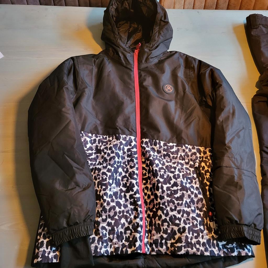 Ski jas + 2 skipully's maat 158/164, Ophalen, Zo goed als nieuw