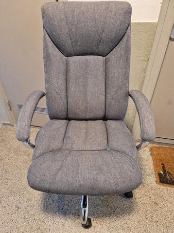 Nieuwe  kwalitatieve bureaustoel  beschikbaar voor biedingen