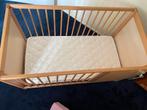 Houten kinderledikant met matras, deken, laken., Kinderen en Baby's, Babywiegjes en Ledikanten, Ophalen, Ledikant