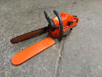 Husqvarna 345 Kettingzaag zeer netjes beschikbaar voor biedingen
