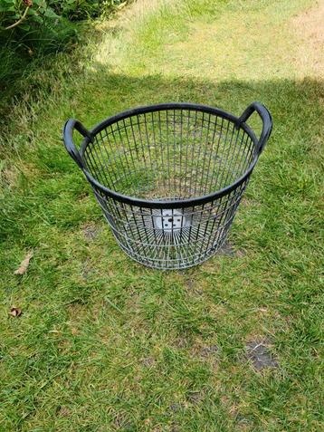 Mooie antieke metalen maand beschikbaar voor biedingen