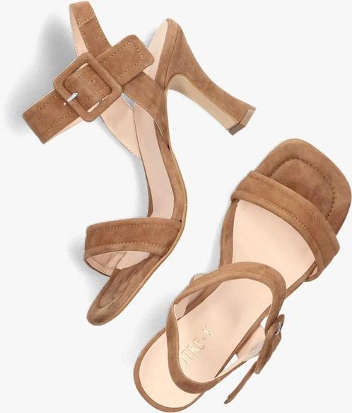 Notre-V camel kleurige suède sandalen pumps mt 40 ZGAN!, Kleding | Dames, Schoenen, Zo goed als nieuw, Sandalen of Muiltjes, Overige kleuren