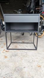 2 zwarte Ikea Vikhammer nachtkastjes met zachtsluitende lade, Ophalen, Overige materialen, 55 tot 70 cm, Zo goed als nieuw