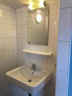 wastafel, planchet plus spiegel 2x, Doe-het-zelf en Verbouw, Sanitair, Ophalen, Gebruikt, Steen, Wastafel