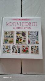 Boek 500 bordurrpatronen in bloemthema, Boeken, Ophalen of Verzenden, Zo goed als nieuw, Borduren en Naaien