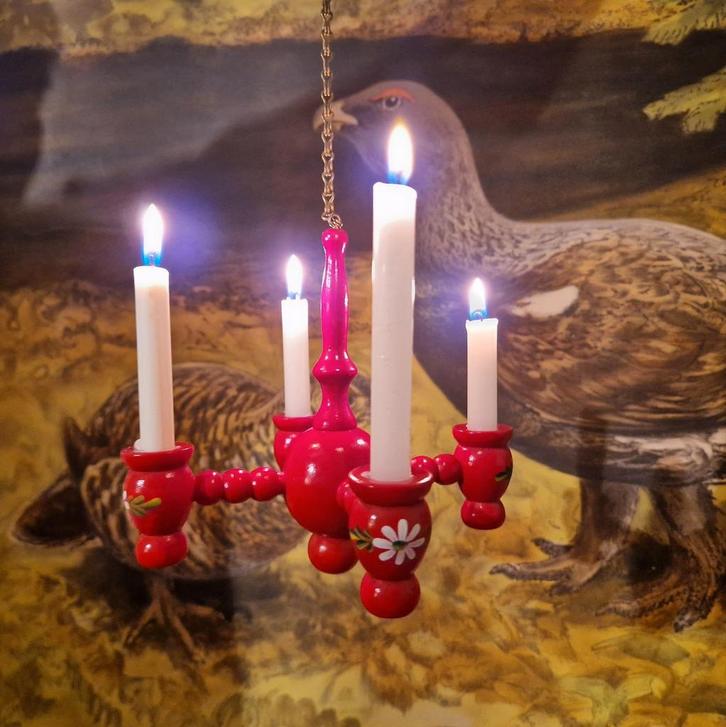 Zweedse Kerst Kandelaar Hangend Kroonluchter Rood, Diversen, Kerst, Gebruikt, Ophalen of Verzenden
