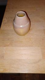 Prachtig MOBACH goudkleurig VAASJE. PUNTGAAF 16 HOOG., Huis en Inrichting, Steen, Overige kleuren, Ophalen of Verzenden, Zo goed als nieuw