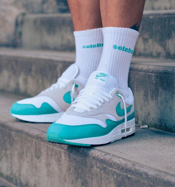 Nike Air Max 1 'Clear Jade'  - Nieuw - Maat 43, Kleding | Heren, Schoenen, Nieuw, Sneakers of Gympen, Overige kleuren, Ophalen of Verzenden