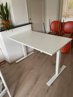 Ikea trotten stabureau met kruk, Ophalen, In hoogte verstelbaar, Zo goed als nieuw