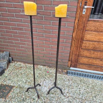 Kaarsen standaard smeedjzer beschikbaar voor biedingen