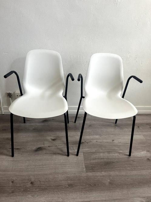 2x eetkamerstoel met armleuningen, Huis en Inrichting, Stoelen, Gebruikt, Twee, Overige materialen, Wit, Ophalen